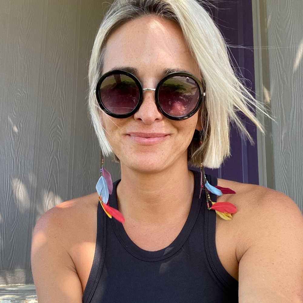 Meet your Posher, Angela